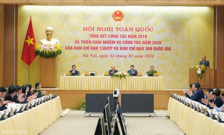 Premier de Vietnam urge a solucionar de raíz problemas sociales - ảnh 1