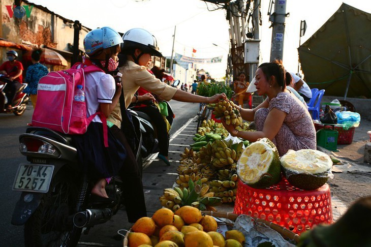 El puerto de Binh Dong  - ảnh 11