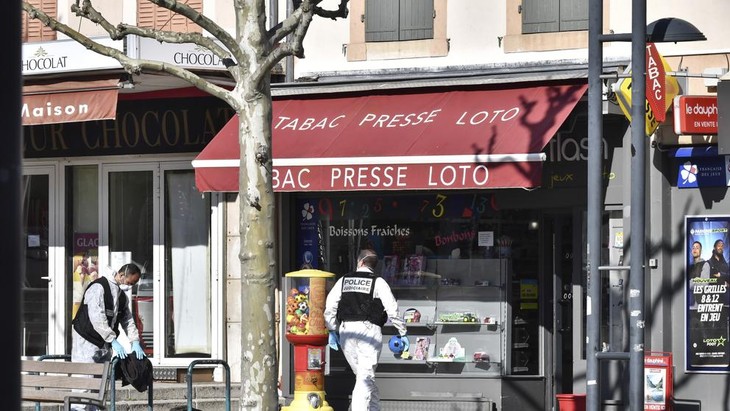 Dos muertos en un ataque con cuchillo en Francia - ảnh 1