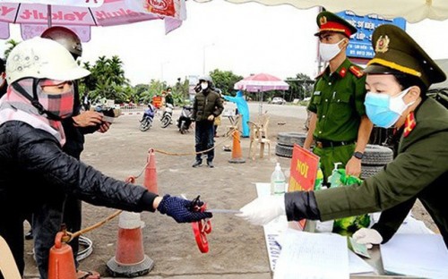 Ciudadanos vietnamitas apoyan la decisión del Gobierno de alargar el distanciamiento social - ảnh 1