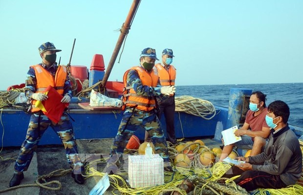 Vietnam y China realizan inspección conjunta sobre pesca en golfo de Tonkín - ảnh 1