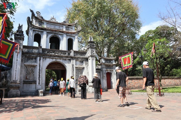 Reabren atracciones turísticas de Hanói - ảnh 5