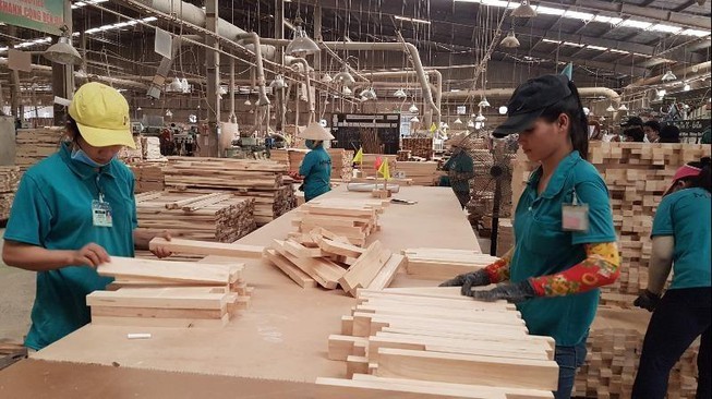 Las exportaciones de madera y muebles vietnamitas crecen en medio del covid-19 - ảnh 1