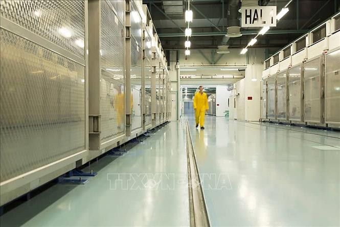 Irán reanuda el enriquecimiento de uranio con más de mil centrifugadoras en la planta de Fordo - ảnh 1