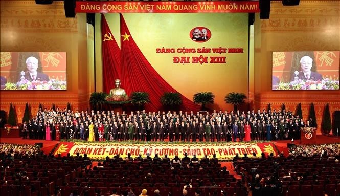 Expertos extranjeros valoran papel del liderazgo del Partido Comunista de Vietnam - ảnh 1