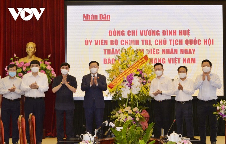 Presidente del Parlamento de Vietnam congratula a medios en el Día de la Prensa Revolucionaria - ảnh 1
