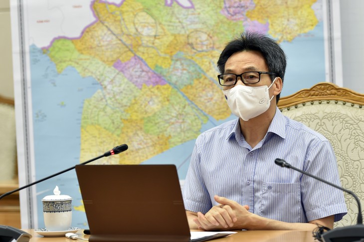 La prioridad es proteger de la salud del pueblo, afirma el viceprimer minsitro de Vietnam - ảnh 1
