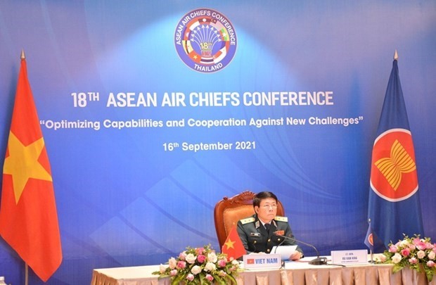 Participa Vietnam en XVIII Reunión de Jefes de Fuerzas Aéreas de ASEAN - ảnh 1