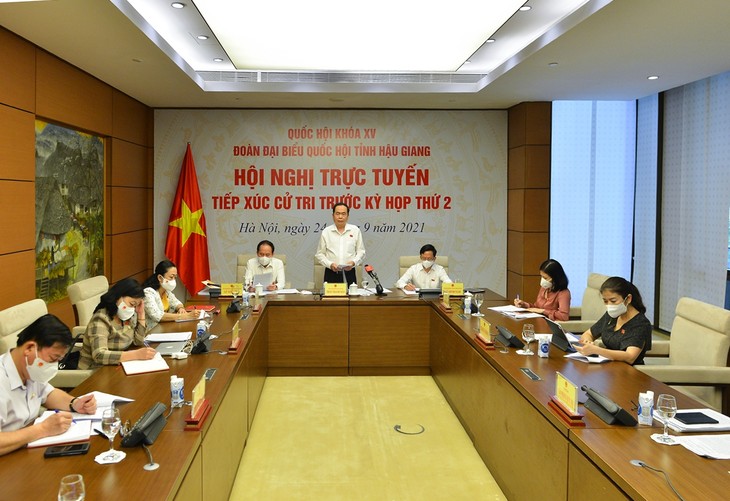 Vicepresidente de la Asamblea Nacional se reúne con los votantes de la provincia de Hau Giang - ảnh 1