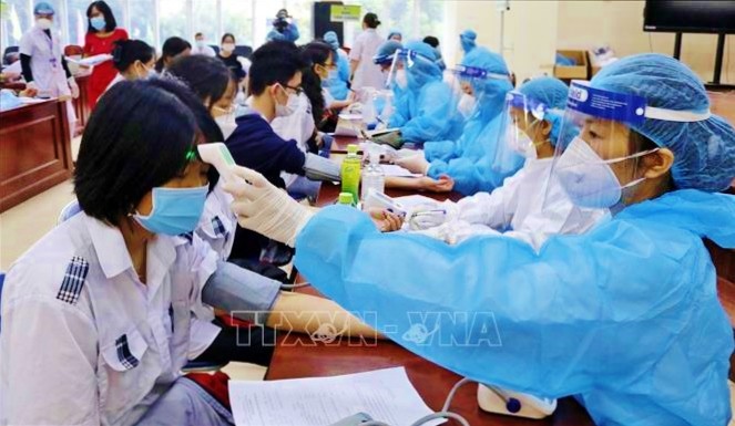 Vietnam registra más de 8.600 casos comunitarios de covid-19 en las últimas 24 horas - ảnh 1