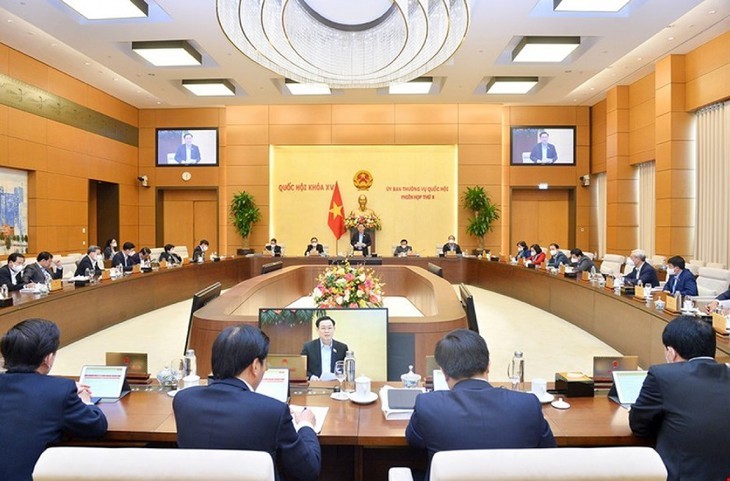 Efectúan segunda fase del sexto período de sesiones del Comité Permanente de la Asamblea Nacional - ảnh 1