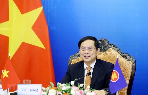 Visita de canciller vietnamita a Camboya agilizará intercambios bilaterales - ảnh 1