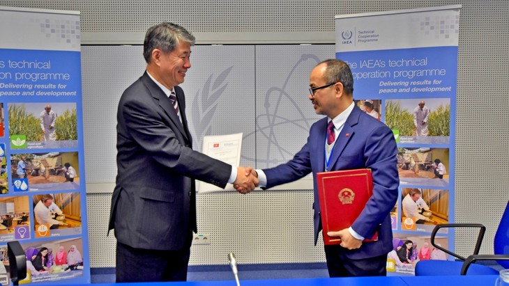 Firma del acuerdo de cooperación entre Vietnam y la AIEA - ảnh 1