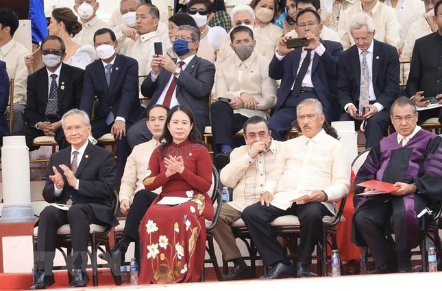 Vicepresidenta de Vietnam asiste a la ceremonia de juramentación del presidente filipino - ảnh 1