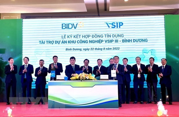 Financian con 200 millones de dólares la construcción de zona industrial Vietnam-Singapur III - ảnh 1