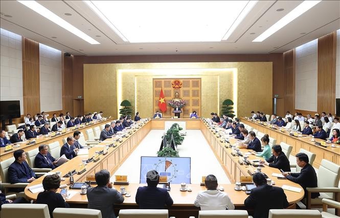 Primer Ministro de Vietnam honra papel del sistema bancario  - ảnh 1