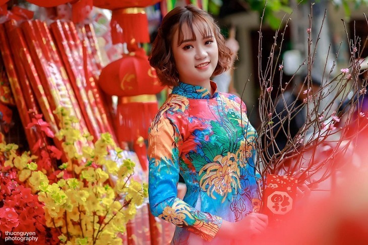 La belleza de las mujeres vietnamitas en el Ao Dai - ảnh 10