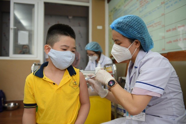 Más de 826 nuevos pacientes del covid-19 en Vietnam este miércoles en Vietnam - ảnh 1