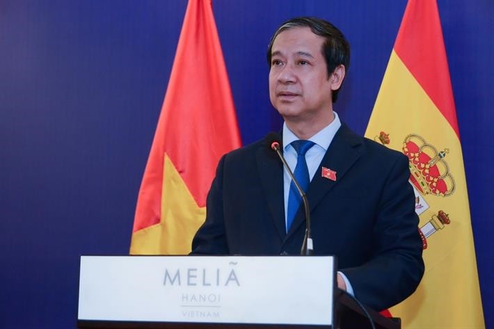 Ministro de Vietnam asiste a la celebración del Día Nacional de España en Hanói - ảnh 1