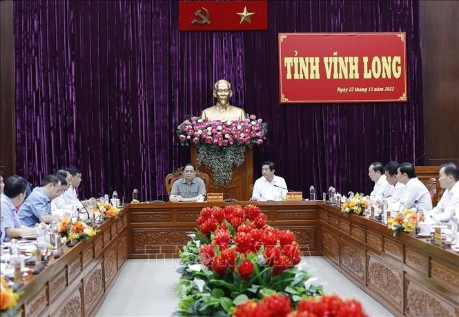 Premier de Vietnam trabaja con las autoridades de Vinh Long - ảnh 1