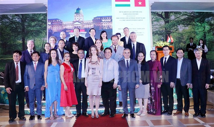 Intercambio cultural ayuda a estrechar las relaciones entre Vietnam y Hungría - ảnh 1