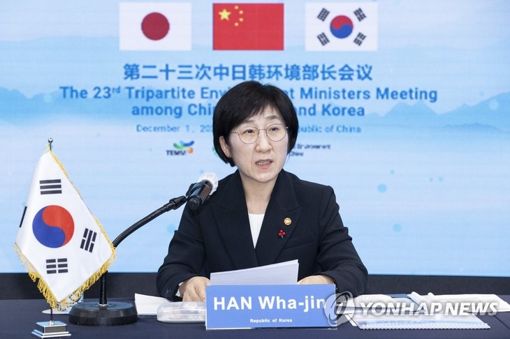 China, Japón y Corea del Sur debaten esfuerzos de protección ambiental - ảnh 1