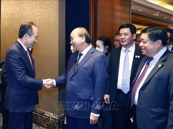 Presidente Xuan Phuc asiste al Foro Empresarial Vietnam-Corea del Sur - ảnh 1