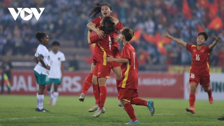 Selección de fútbol femenino logra primera victoria en la ronda de clasificación del Campeonato Asiático Sub-20 - ảnh 1