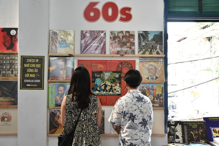 VOC Records: Jóvenes en Hanói reviven la cultura del vinilo - ảnh 3