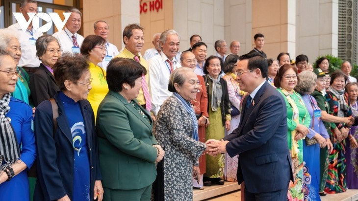 Titular del Parlamento se reúne con ex prisioneros de guerra en Ciudad Ho Chi Minh - ảnh 1