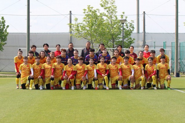 Selección femenina de Vietnam preparada para ronda final de Copa Mundial de fútbol 2023 - ảnh 1