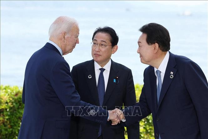 Cumbre Estados Unidos-Japón-Corea del Sur marca 'nueva era' en el campo de la cooperación trilateral - ảnh 1