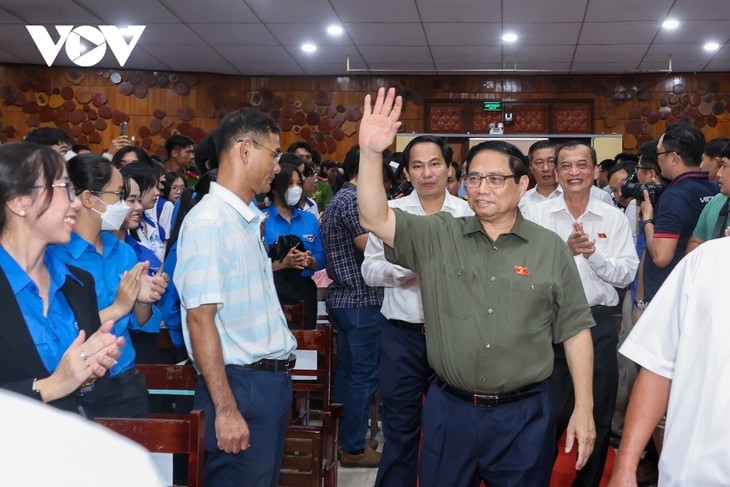 Primer ministro se reúne con jóvenes votantes en Can Tho - ảnh 1