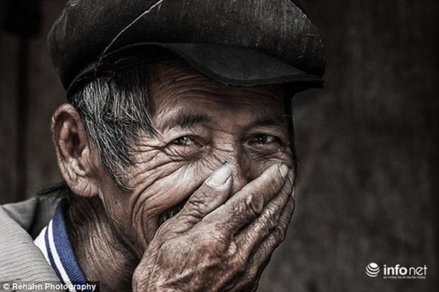 Sonrisas de ancianos de minorías étnicas - ảnh 11