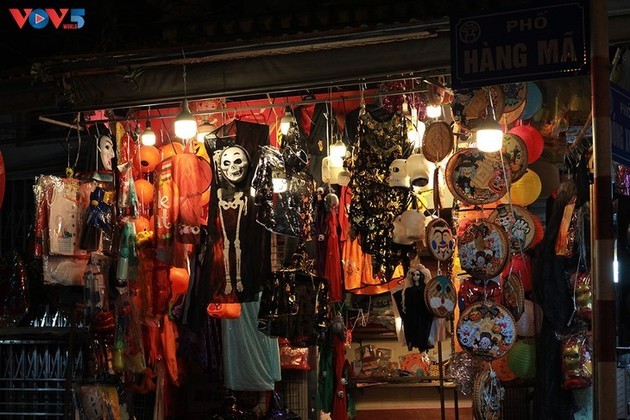 El ambiente de Halloween llega temprano a Hanói - ảnh 2