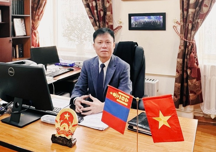 La visita del presidente mongol a Vietnam marcará un hito en las relaciones bilaterales, afirma Embajador - ảnh 1