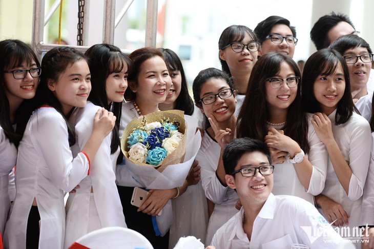 Canciones significativas para celebrar el Día del Maestro de Vietnam - ảnh 1