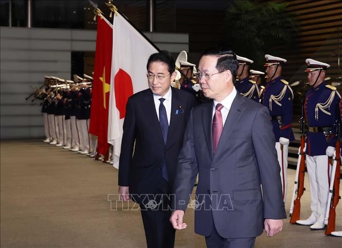Ceremonia oficial de bienvenida al presidente Vo Van Thuong en Tokio - ảnh 1