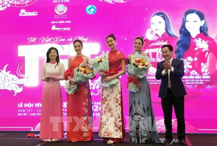 Ciudad Ho Chi Minh celebra el Festival del Tet Viet 2024 - ảnh 1