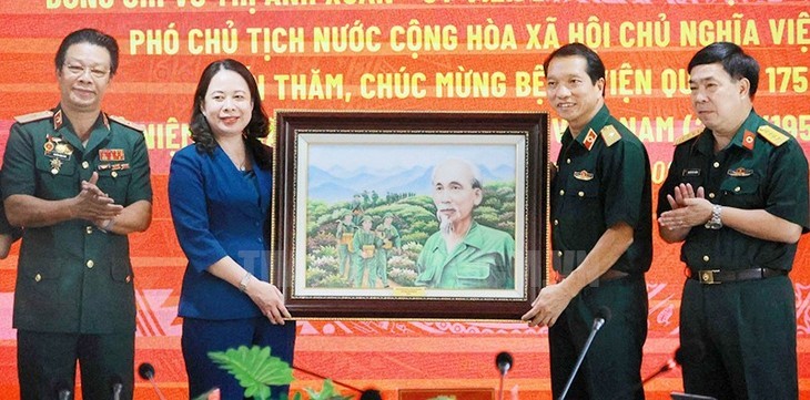Vicepresidenta de Vietnam visita el Hospital Militar 175 - ảnh 1