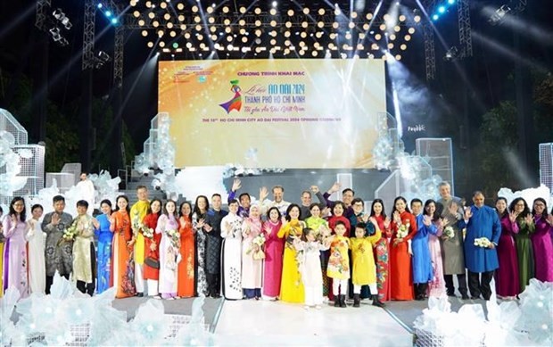 Celebran X Festival del Ao Dai en Ciudad Ho Chi Minh - ảnh 1