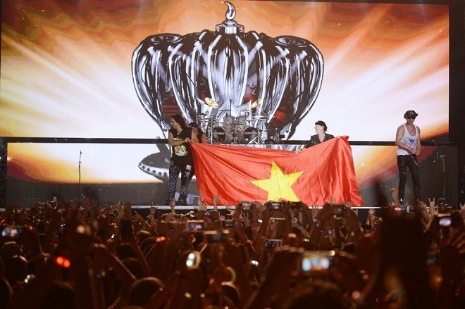 Westlife y grupos musicales internacionales famosos que realizaron giras por Vietnam - ảnh 1