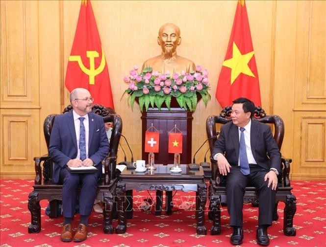 Vietnam y Suiza promueven cooperación en investigación y consulta de políticas - ảnh 1