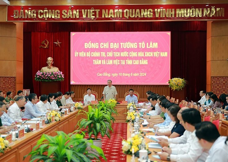Jefe del Estado trabaja con líderes de la provincia de Cao Bang - ảnh 1