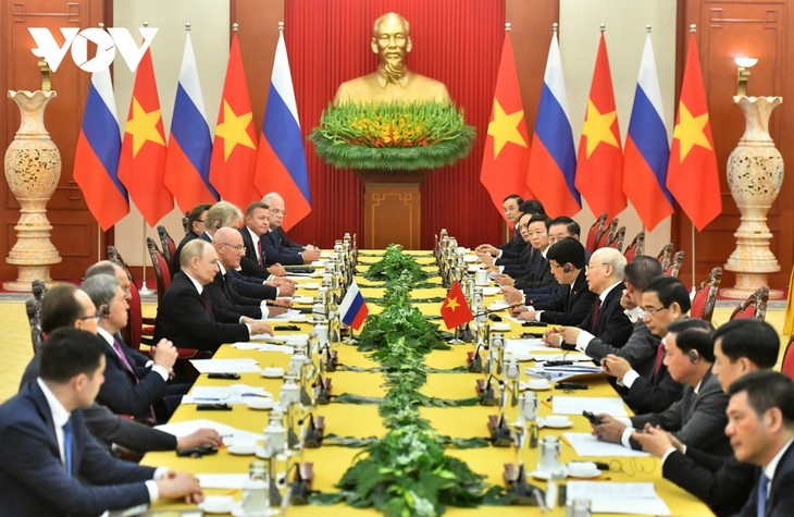 Vladimir Putin califica de constructivas y productivas conversaciones en Vietnam  - ảnh 1