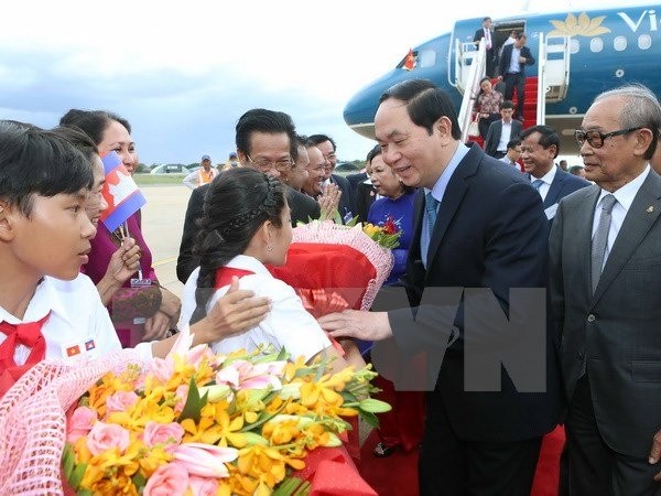 陈大光抵达金边开始对柬埔寨进行国事访问 - ảnh 1