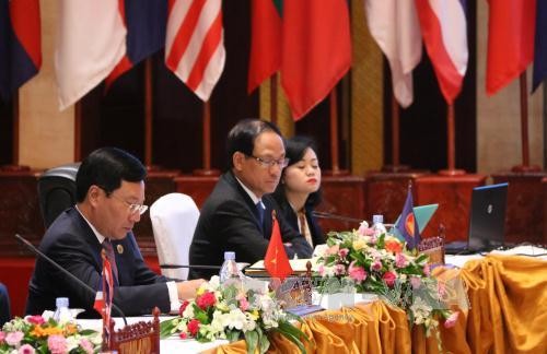 越南为第49届东盟外长会的成功作出积极贡献 - ảnh 1