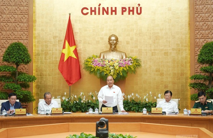 政府5月份工作例会决议：越南坚持稳定宏观经济目标 - ảnh 1
