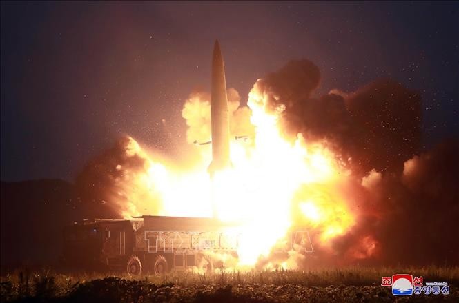金正恩评论朝鲜试射导弹 - ảnh 1
