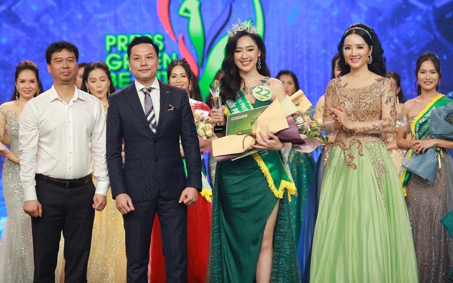 越南电视台选手获得2019年新闻工作者绿色选美大赛第一名 - ảnh 1